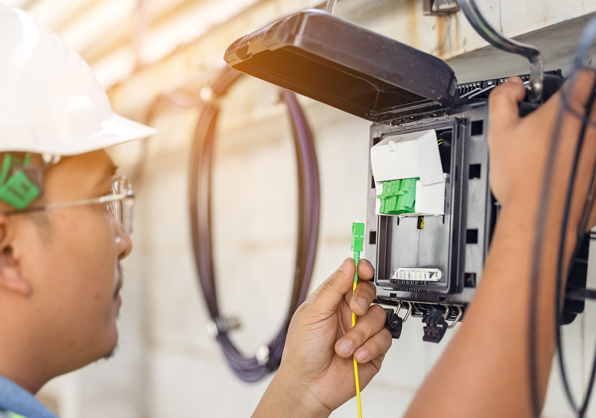 ALLO technician supporting dedicated PON-G internet service reliability