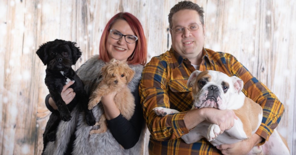 ALLo Fiber team member Ryan with his wife and dogs